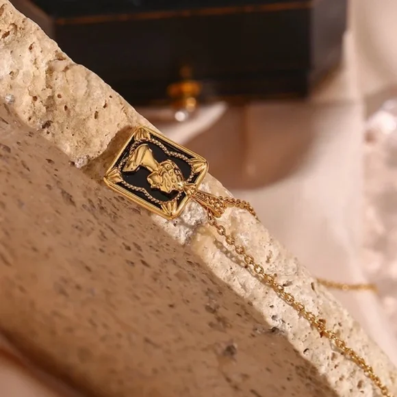 NEW ELIZABETH 18K GOLD PENDANT NECKLACE, NICE NECKLACE, CUTE NECKLACE - Picture 4 of 6